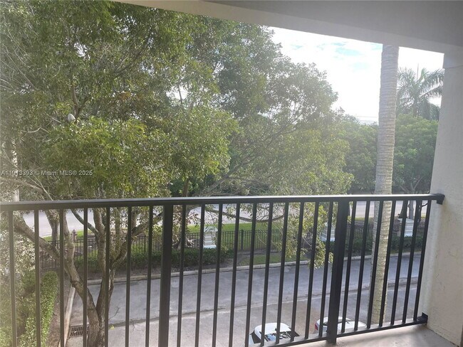 Photo - 6020 W Sample Rd Unit 308