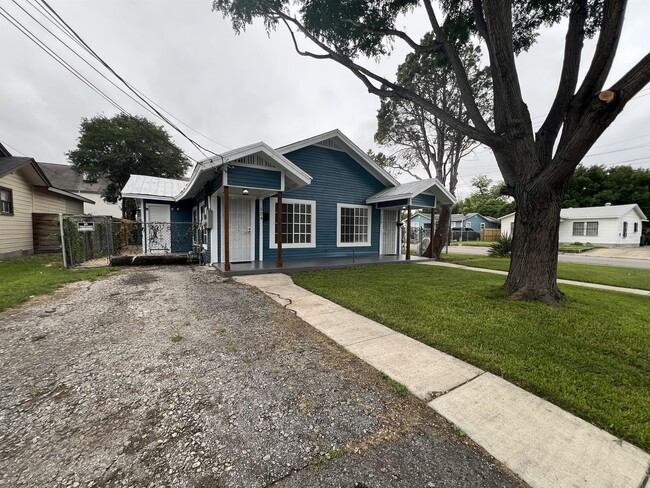 Photo - 124-126 Wiggins Pl