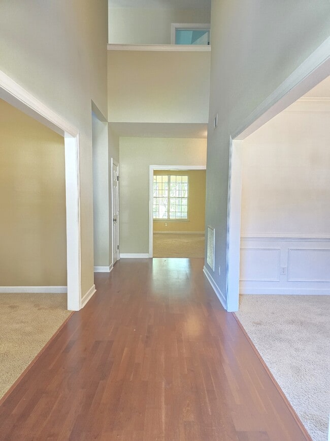 Photo - 932-p932 Windmill Pkwy