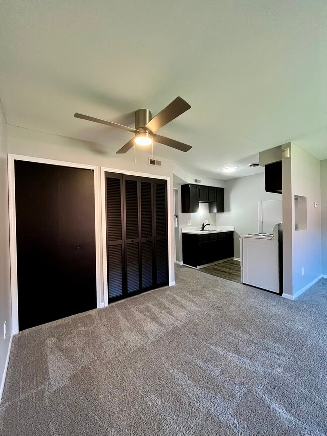 Photo - Oakwood Apartments