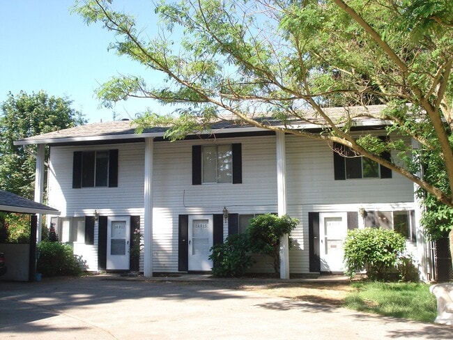 Photo - Baker R 14013-17 Unidad 14017