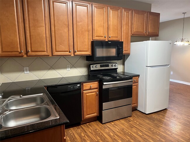 Photo - 818 Sterling Creek Cir