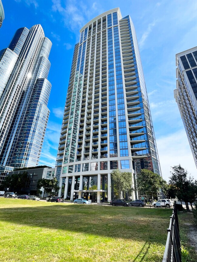 Building Photo - 1235 S Prairie Ave Unit 2109 Rental