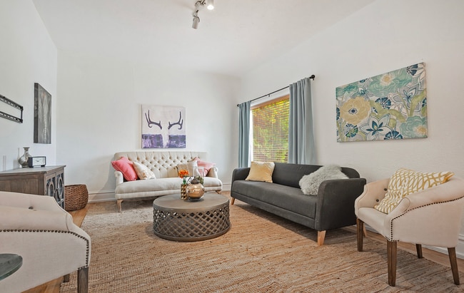 Photo - 731 E Roosevelt Ave