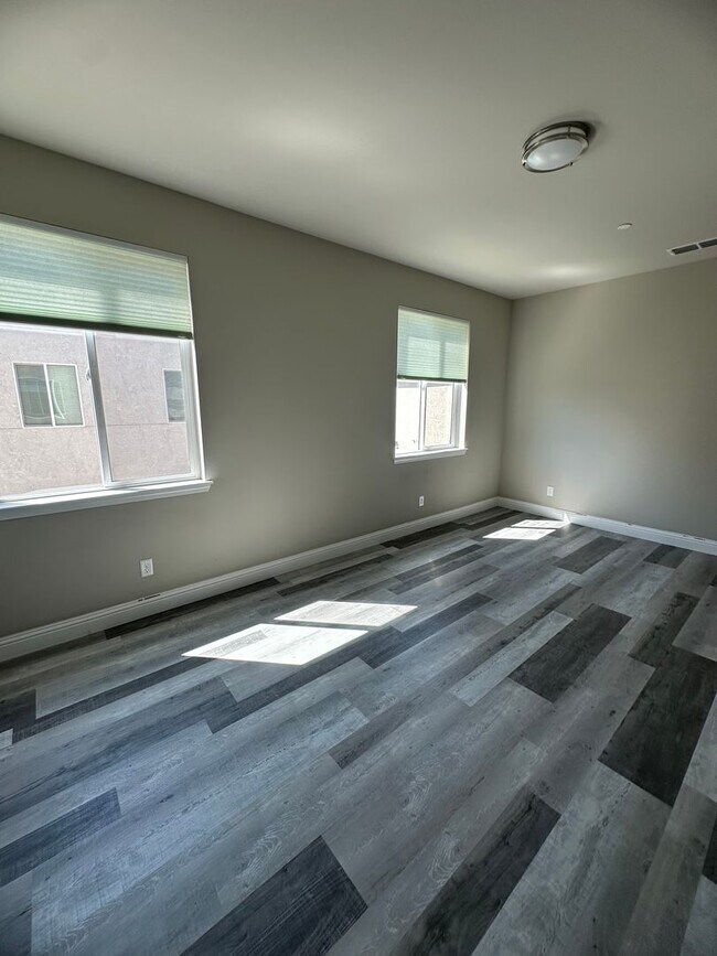 862 Congaree Ln