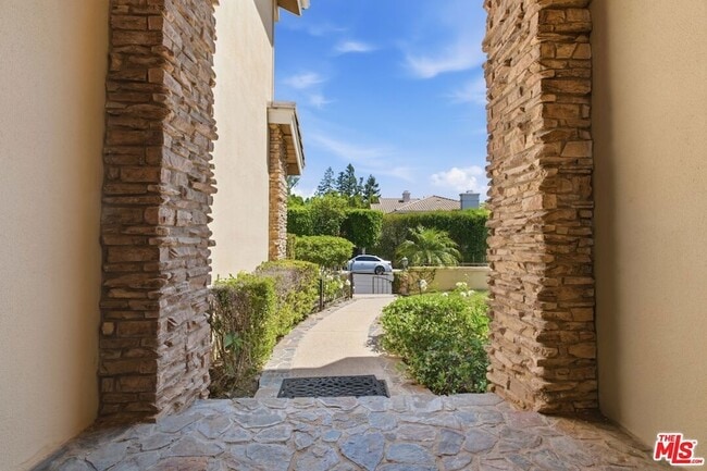 Photo - 6003 County Oak Rd