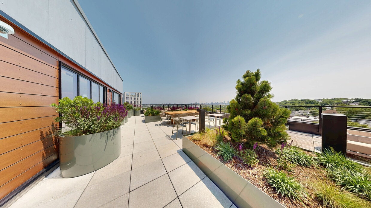 Photo - Hew at 1515 Apartments