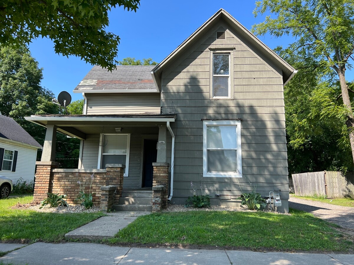 Photo - 1617 Prairie St House