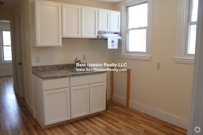 Building Photo - 16 Warren Ave Rental