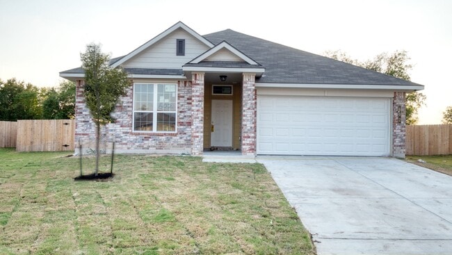 Building Photo - Impeccably Maintained Home in Lake Pointe