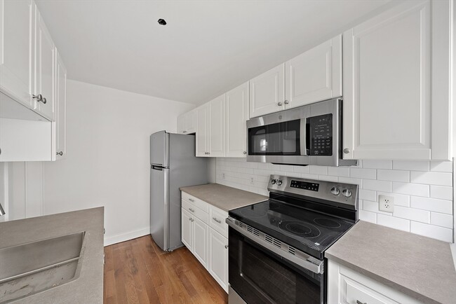 Photo - 479 Newport Ave Unit 3