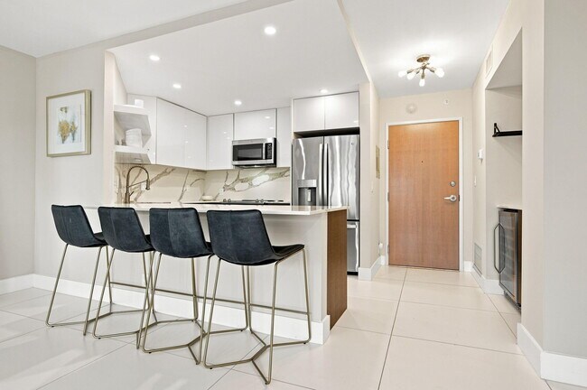 Photo - 340 Sunset Dr Unit 405