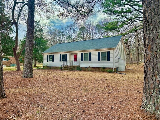 Building Photo - Updated 3BR Ranch | Large Lot, Deck & Modern Finishes – Minutes to Durham