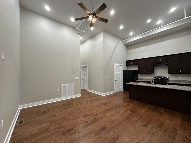 Photo - 151 W Main St Unit 2
