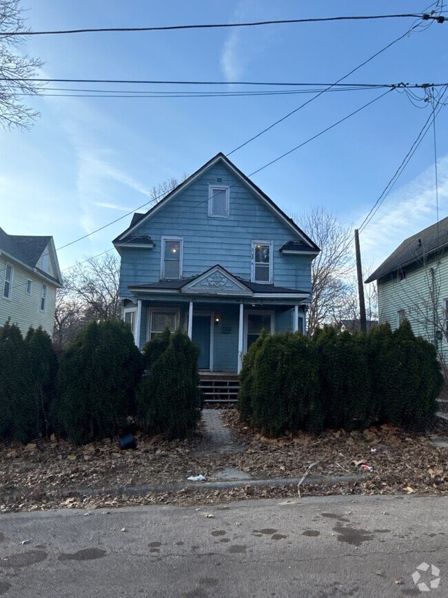 Building Photo - 440 Forest Ave Rental