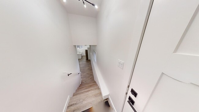 Photo - 13313-133105 105 St