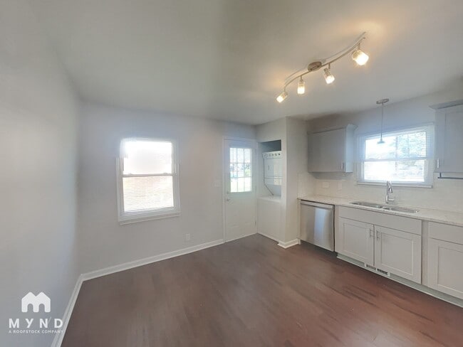 Photo - 2417 Dearborn Dr