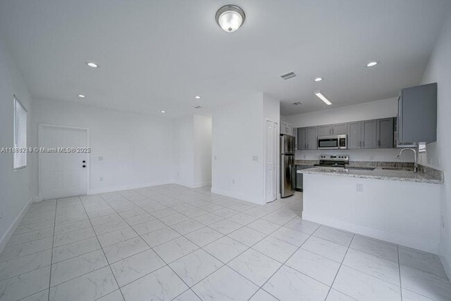 Photo - 3 bedroom in Miami FL 33161