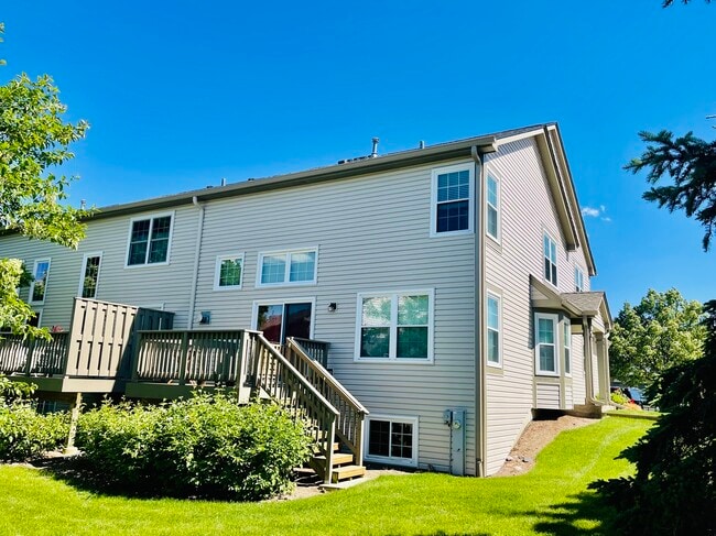 Photo - 517 Willow Way