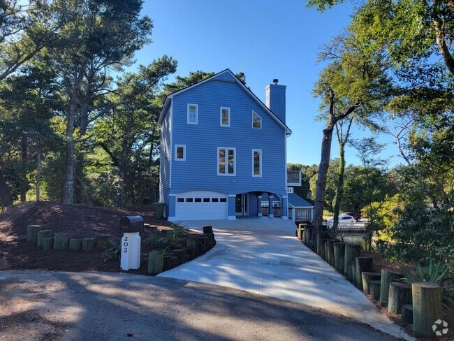 Building Photo - Emerald Isle Gated Community Rental
