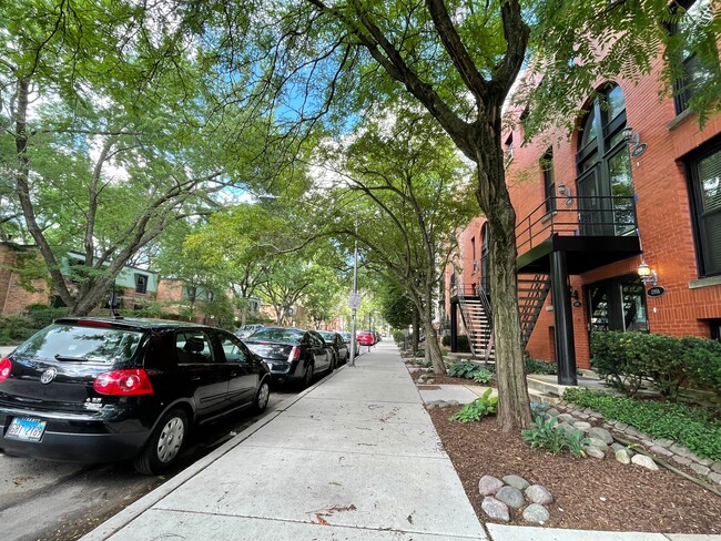 Building Photo - 1295 W Flournoy St Unit A Rental