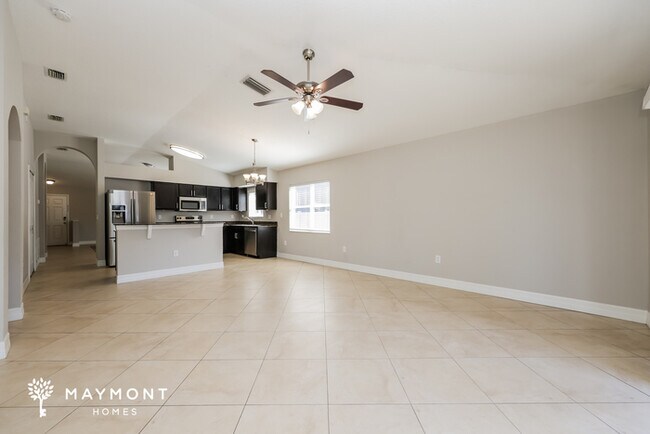 Photo - 2615 Queen Alberta Dr