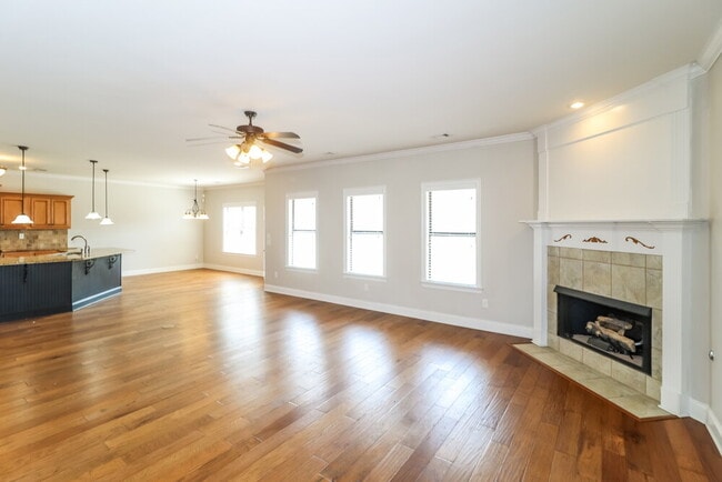 Photo - 30 Whispering Creek Dr