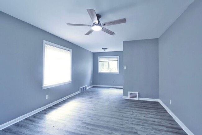 Photo - 3656 W 107th St