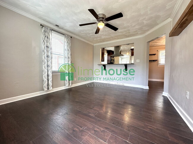 Photo - 809 Cambridge Ave