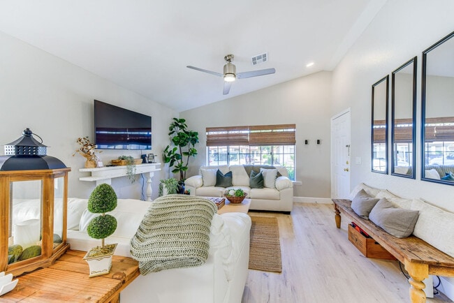 Photo - 1120 N Val Vista Dr Unit SI FL1-ID1546307P