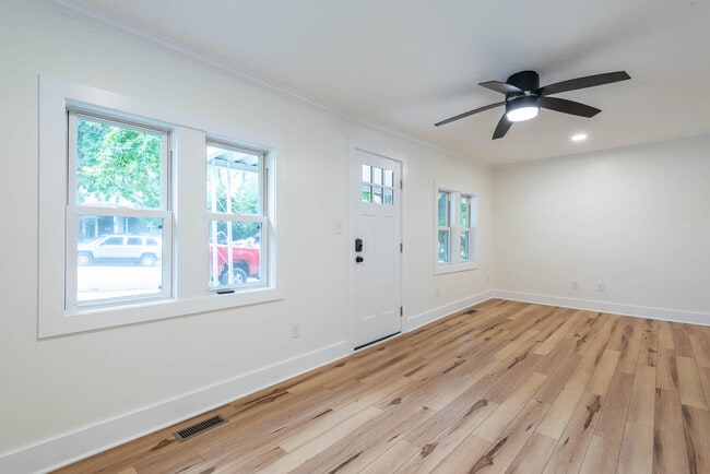 Photo - 709 W 13th St