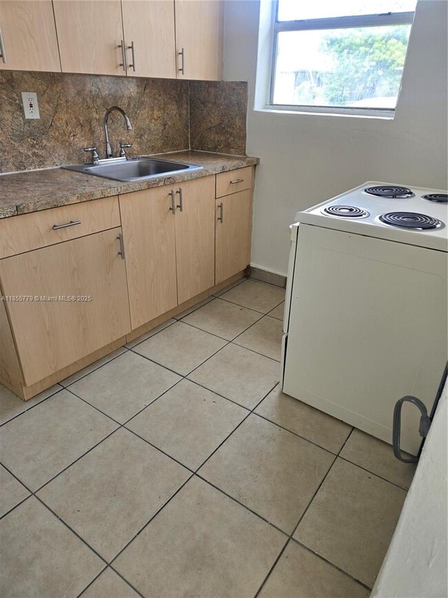 Photo - 1900 NW 31st St Unidad 3