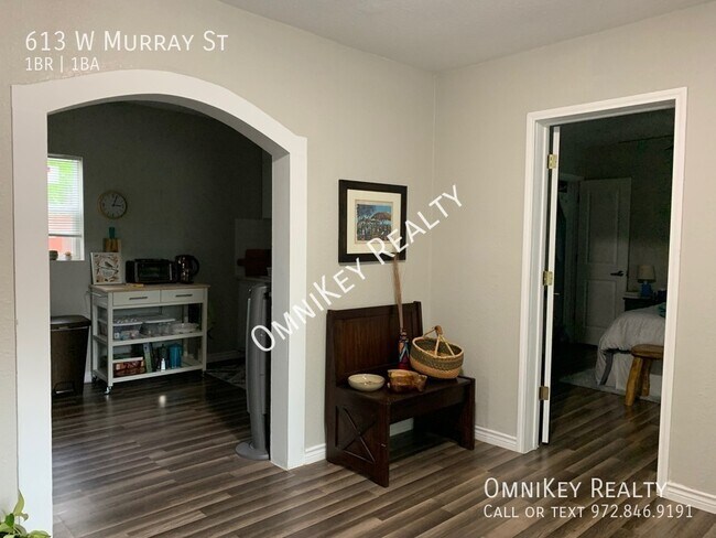 Photo - 613 W Murray St