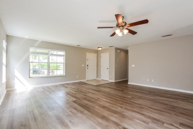 Photo - 3905 Lone Eagle Pl