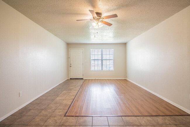 Photo - 6307 24th St