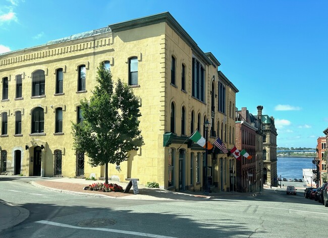 Building Photo - 57 Canterbury St Unit 304