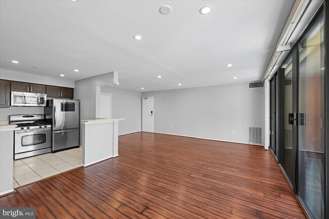 Photo - 4 S Van Dorn St Unit 204