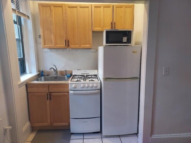 Photo - 39 Hemenway St Unit 09