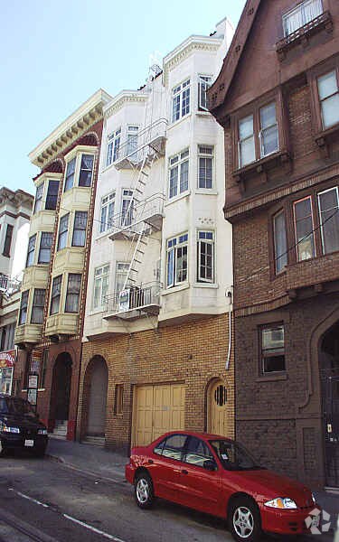 1225 Jackson St