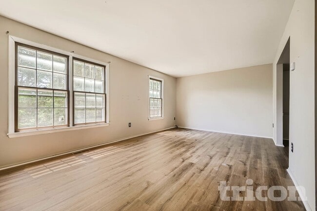Photo - 1103 Riverboat Ct