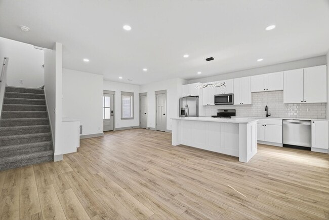 Photo - 422 E Cottage Gr