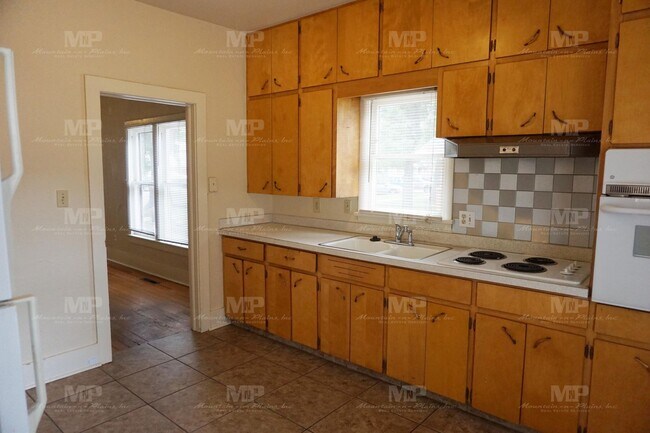 Photo - 642 S Meldrum St