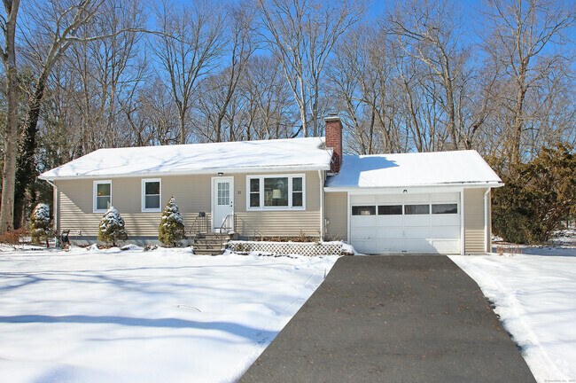 Building Photo - 32 Grove Rd Rental