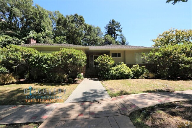 Building Photo - Piedmont Mid-Century 5 Bedroom 4.5 Bathroo... Rental