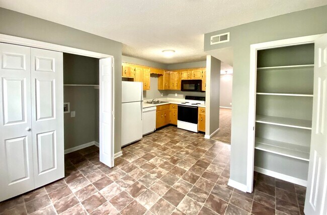 Photo - 282 Raleigh Dr Unit C