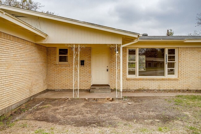 Photo - Ready for New Tenant- 3 Bedroom, 1.5 Bath in NRH- Birdville ISD- 76108