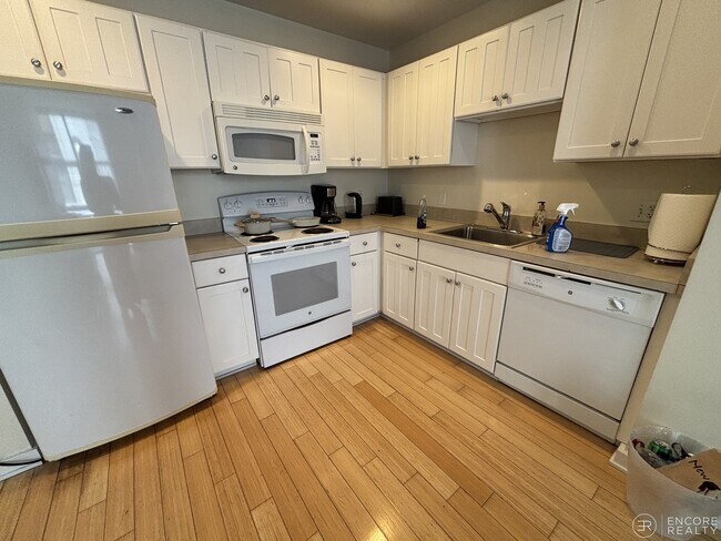 Photo - 40 Boylston St Unidad 504