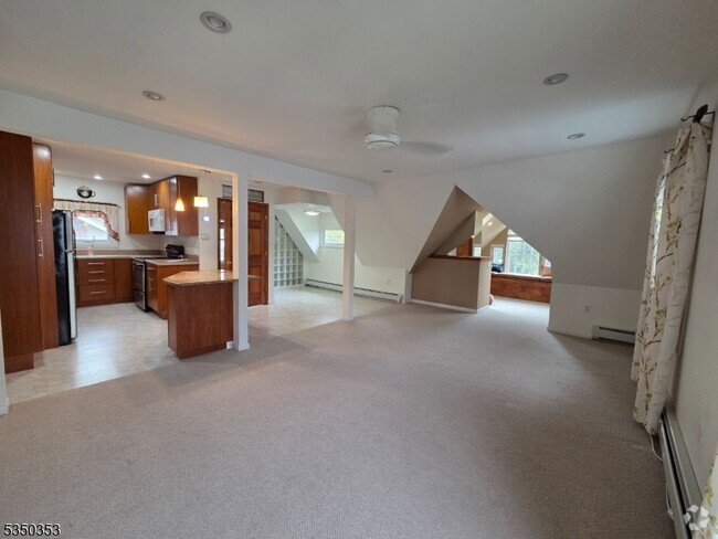 Building Photo - 57 Ravine Ave Unit 2 Rental