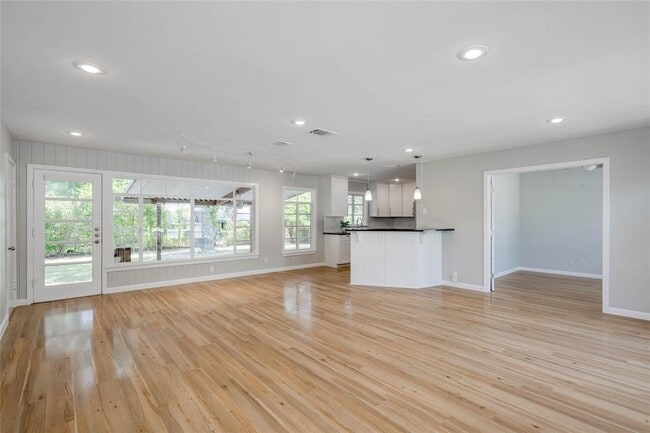 Building Photo - 6002 Cary Dr