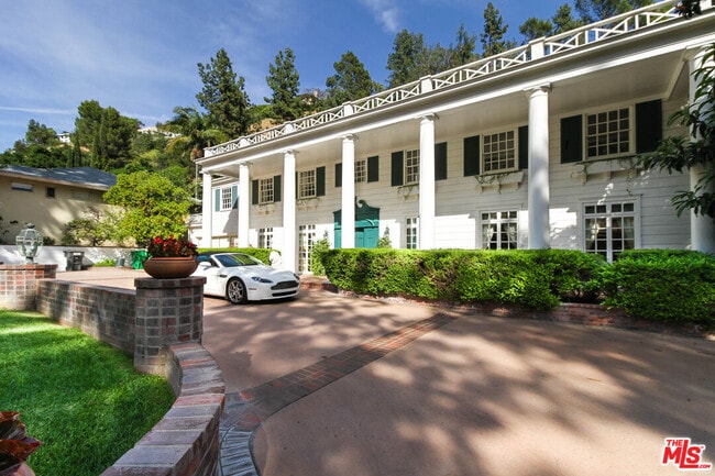 Photo - 1148 Coldwater Canyon Dr